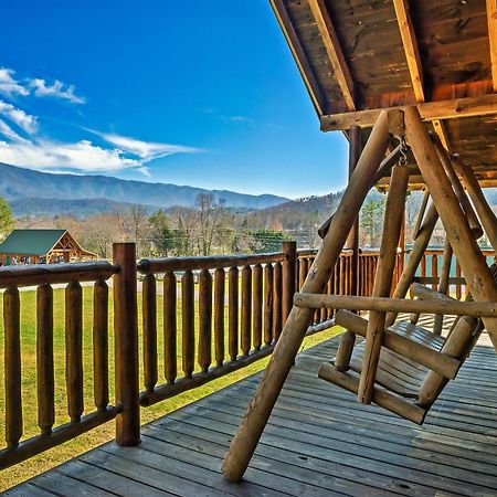 Spectacular Mtns Views With Private Hot Tub With Pool Table And Private Pond Villa Sevierville Exterior photo