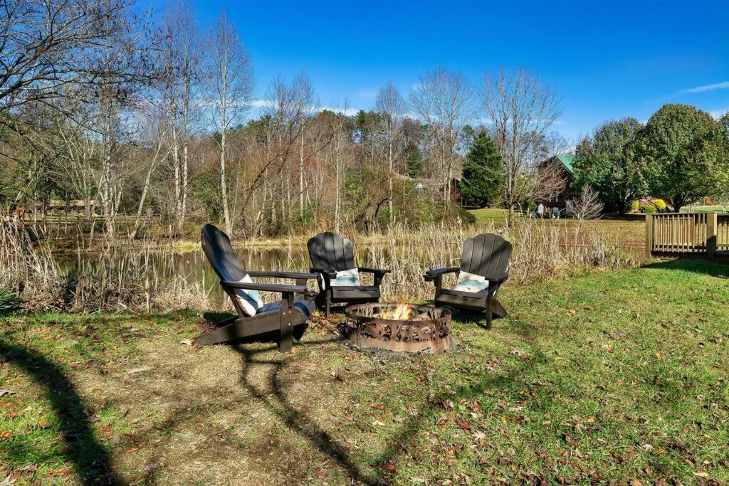 Spectacular Mtns Views With Private Hot Tub With Pool Table And Private Pond Villa Sevierville Exterior photo
