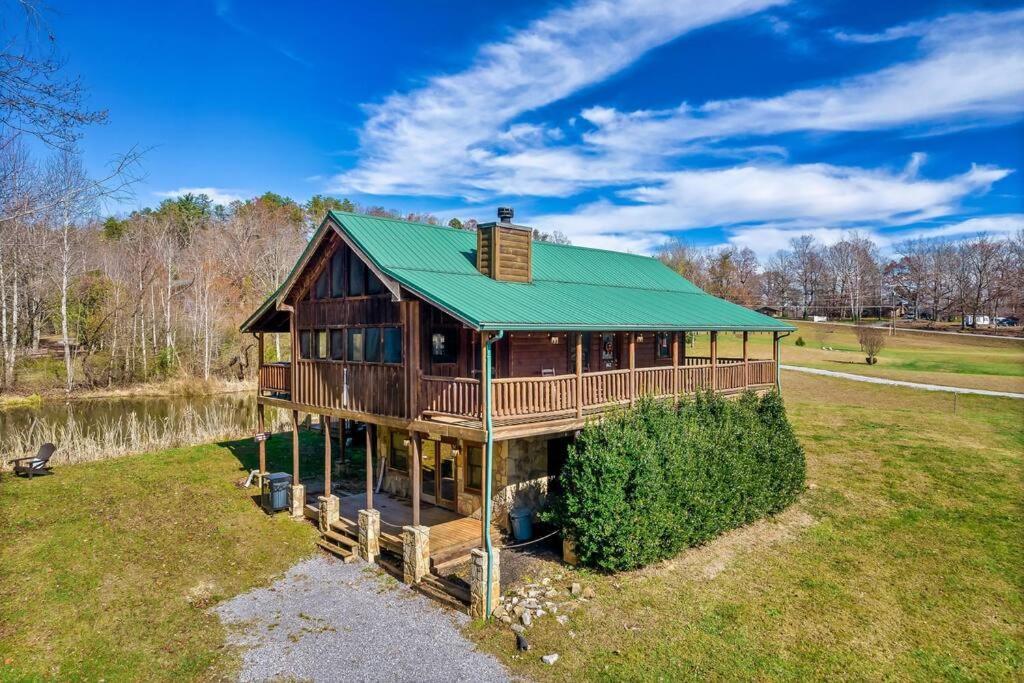Spectacular Mtns Views With Private Hot Tub With Pool Table And Private Pond Villa Sevierville Exterior photo