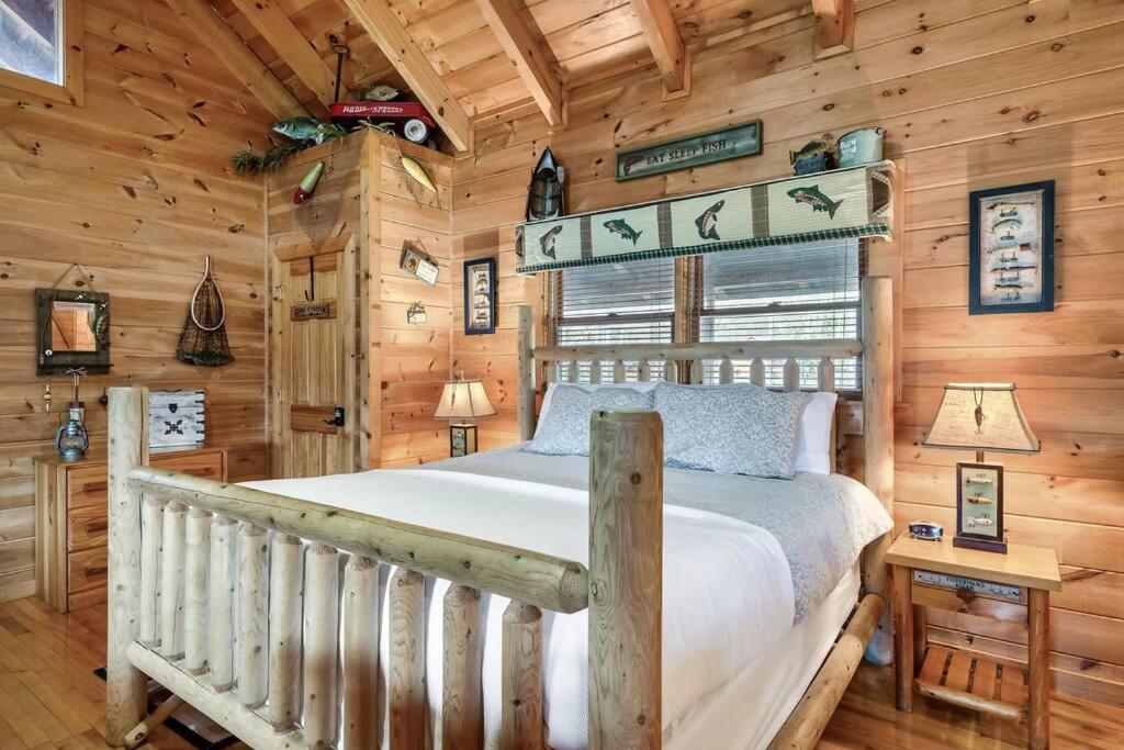 Spectacular Mtns Views With Private Hot Tub With Pool Table And Private Pond Villa Sevierville Exterior photo