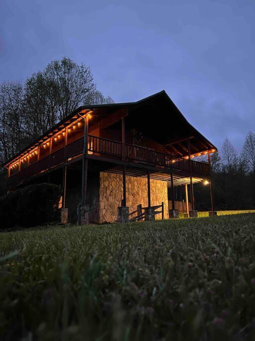 Spectacular Mtns Views With Private Hot Tub With Pool Table And Private Pond Villa Sevierville Exterior photo